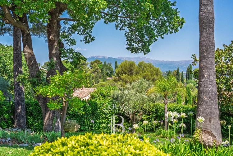 Biot – Secteur de la Chèvre d'Or – vue mer, montagnes et village