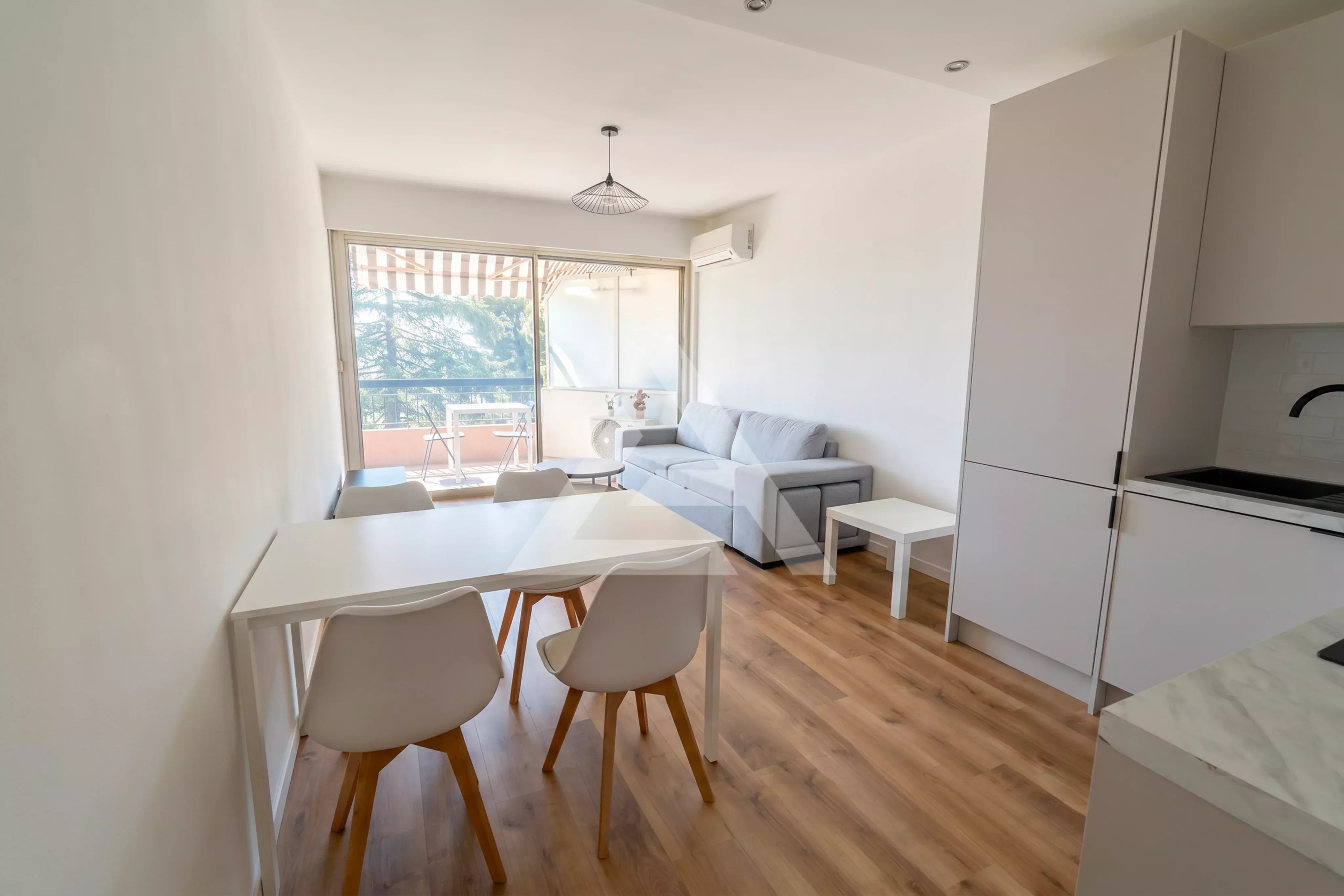 ROQUEBRUNE CAP MARTIN - 3P MEUBLE - PARKING ET CAVE