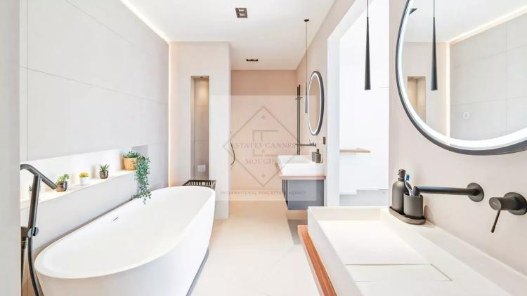 Superbe villa contemporaine – Vue mer panoramique, emplacement privilégié à 10 minutes des plages