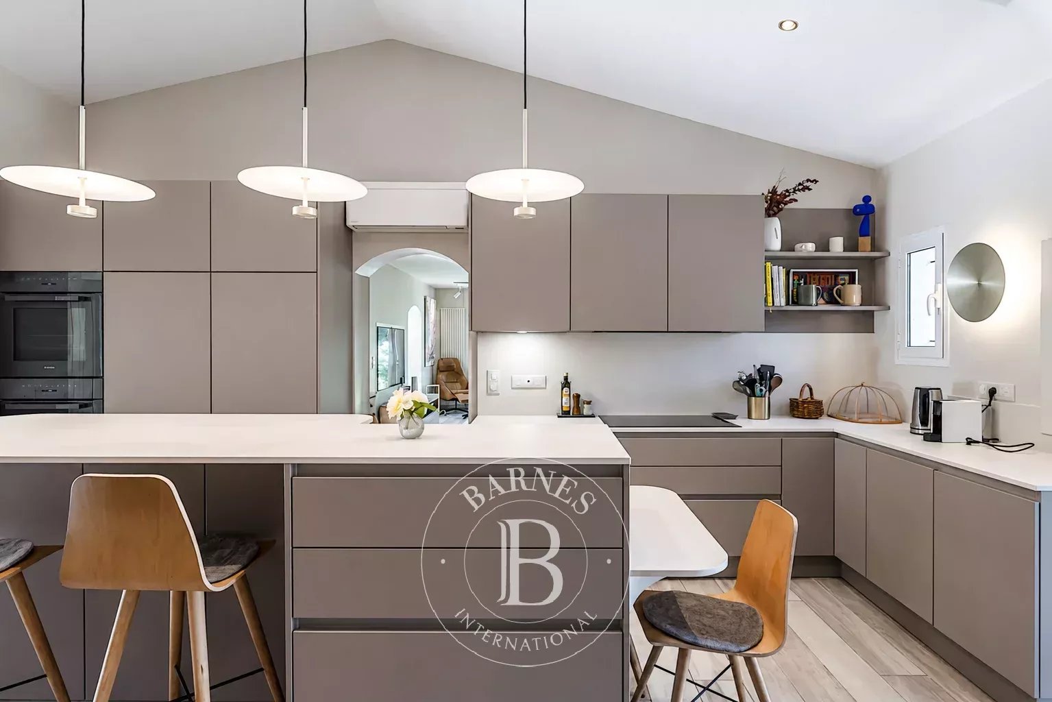 Peymeinade - Proche Grasse - Villa entièrement rénovée - 7 chambres