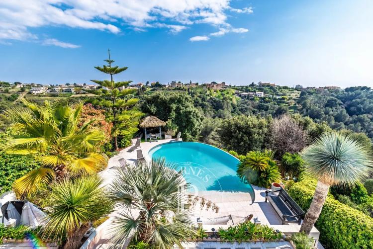 CAGNES-SUR-MER – PROPRIÉTÉ D’EXCEPTION EN POSITION DOMINANTE – VUE PANORAMIQUE MER