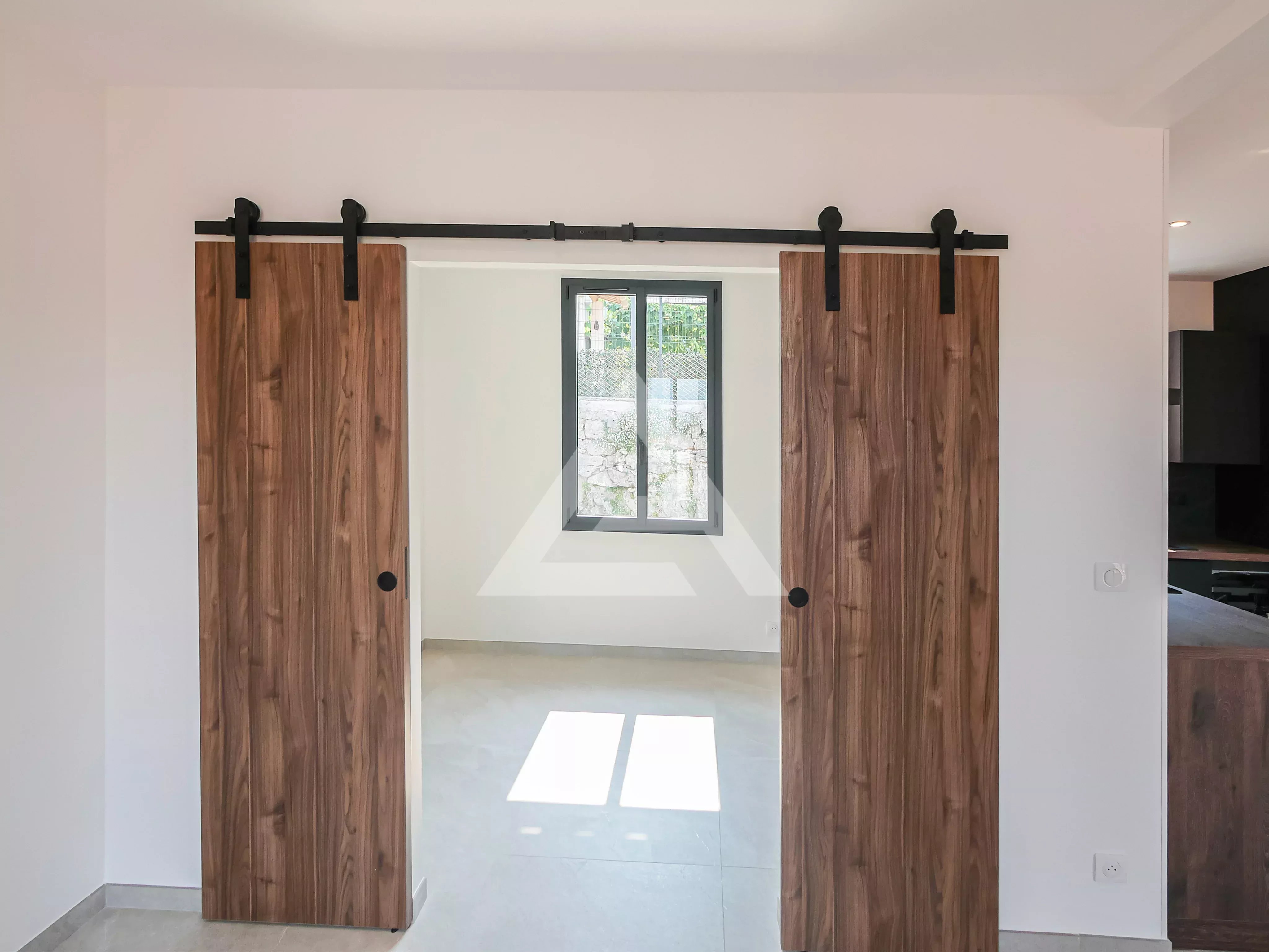LA TURBIE - 2 PIECES VIDE - GARAGE