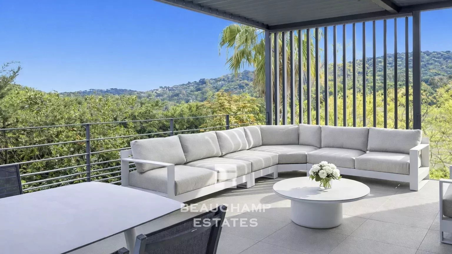 Luxueuse villa contemporaine à 100 mètres du centre villa de Saint-Tropez