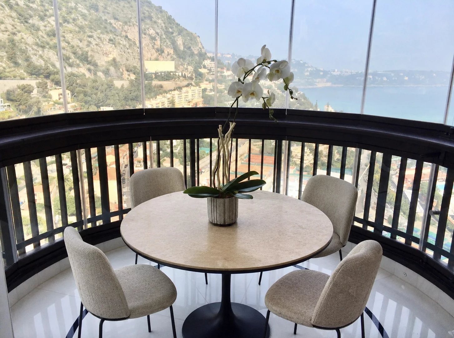Duplex de 230 m² au dernier étage avec vue panoramique sur la merDuplex dernier étage