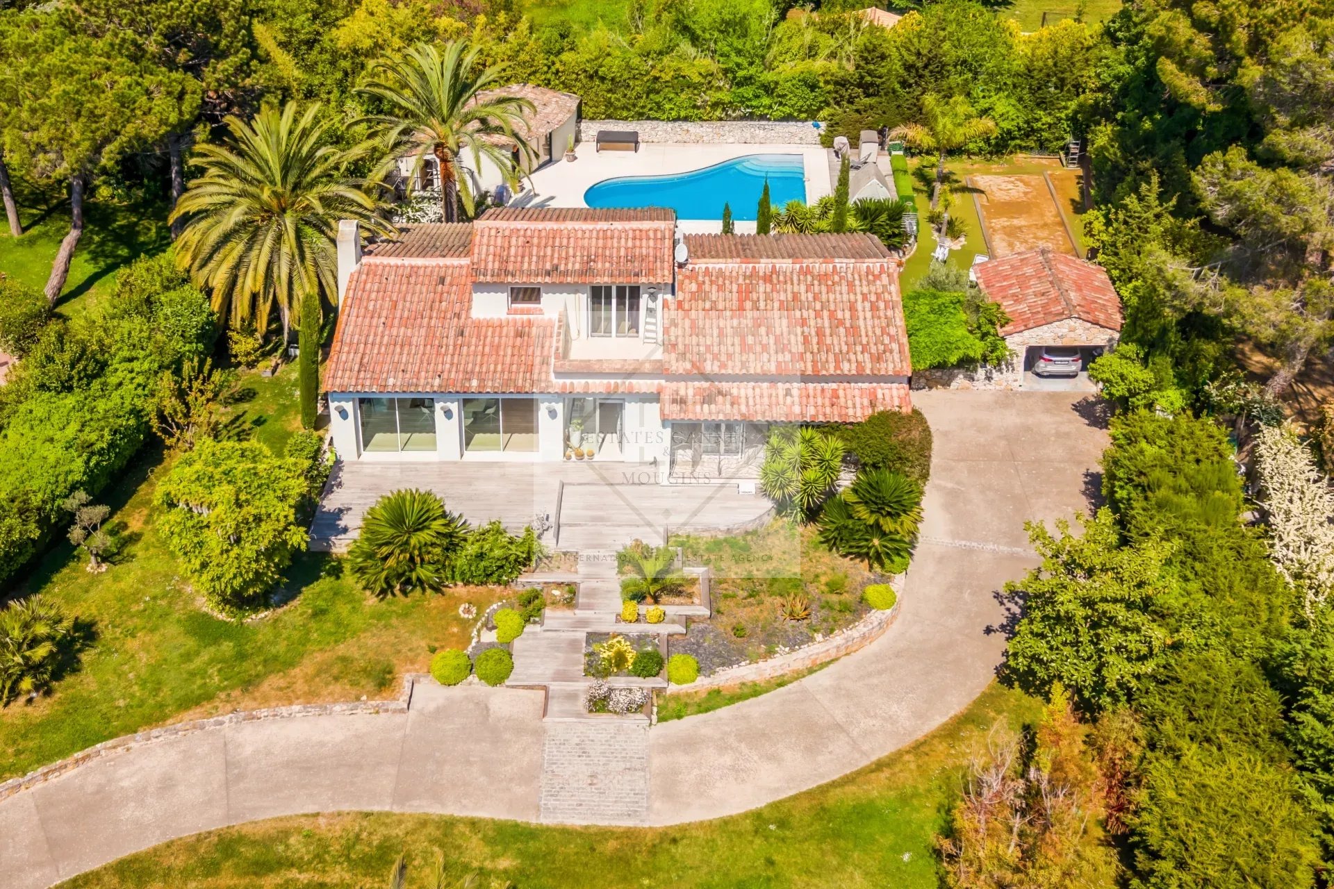 Magnifique villa provençale de charme – Emplacement exceptionnel à Mougins