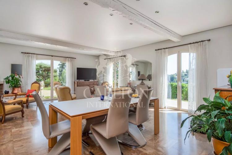 Havre de paix, proche de Nice, villa avec piscine