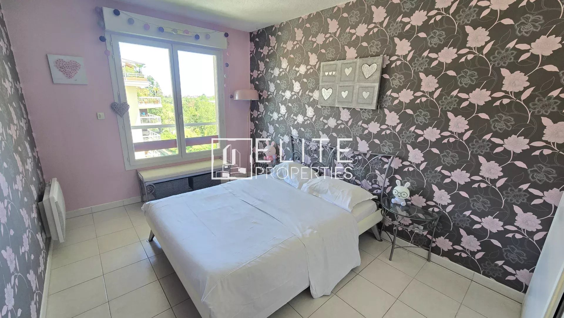 APPARTEMENT 3 PIÈCES DE 70m² + GARAGE, CAVE & PISCINE - MANDELIEU-LA-NAPOULE