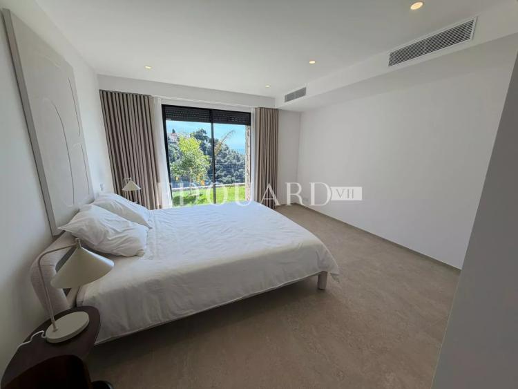 Superbe villa neuve avec piscine chauffée et vue mer exceptionnelle, proche de la Principauté de Monaco