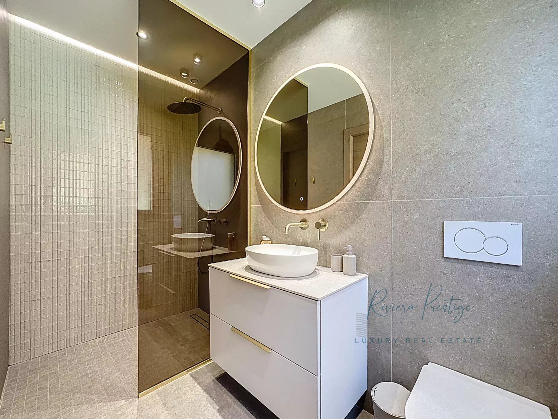 MOUGINS - villa contemporaine neuve