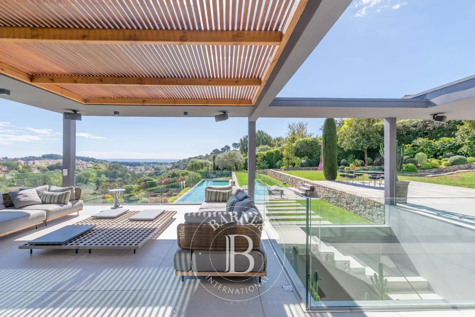 Entre Cannes et Nice - Domaine fermé - Contemporaine d’exception - Vue mer