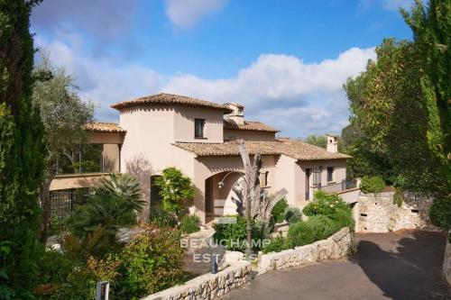 Villa néo-provençale 6 chambres avec vue mer et piscine Mougins Notre-Dame-de-Vie