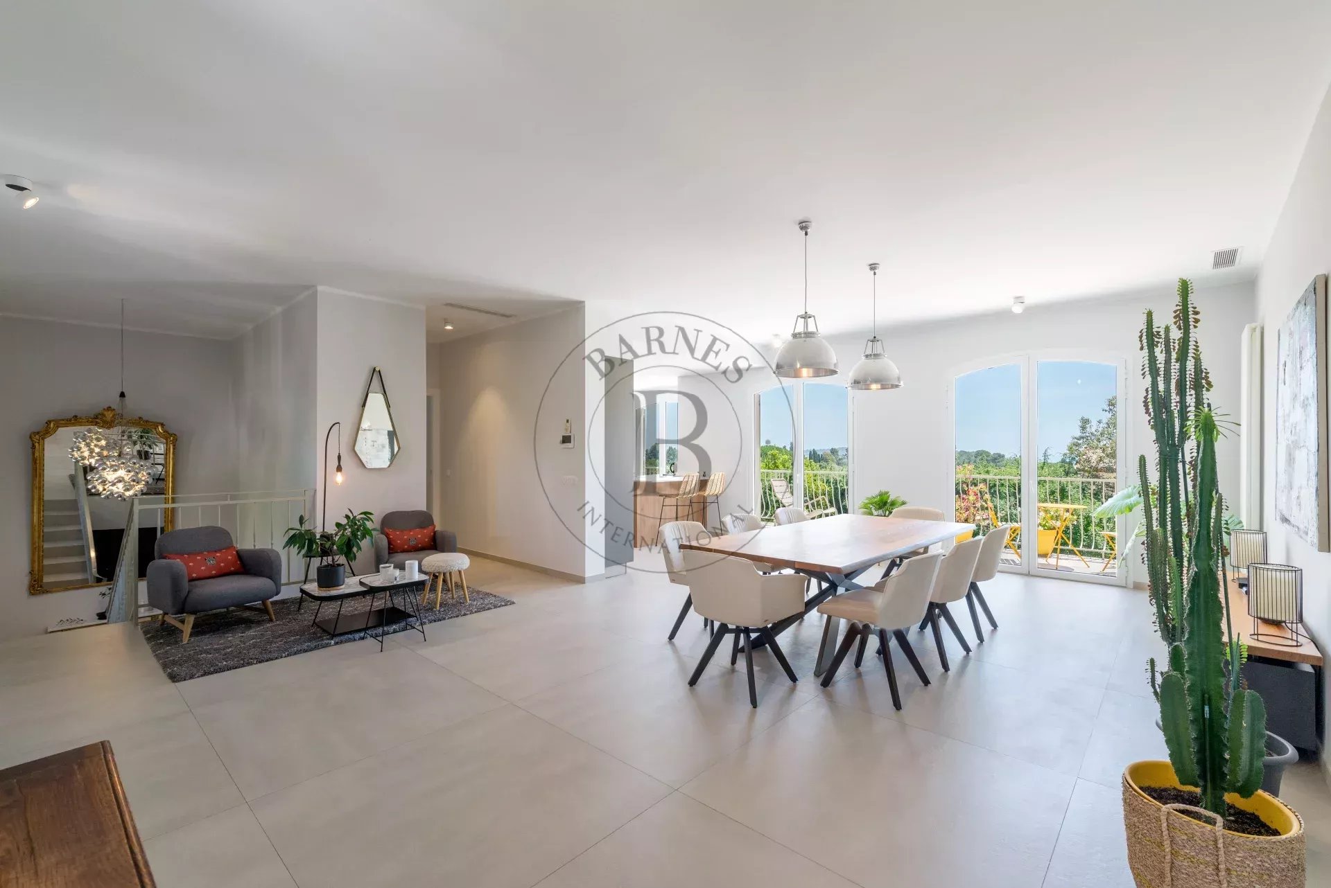 LA ROQUETTE-SUR-SIAGNE – VILLA FAMILIALE RÉNOVÉE – APERÇU MER