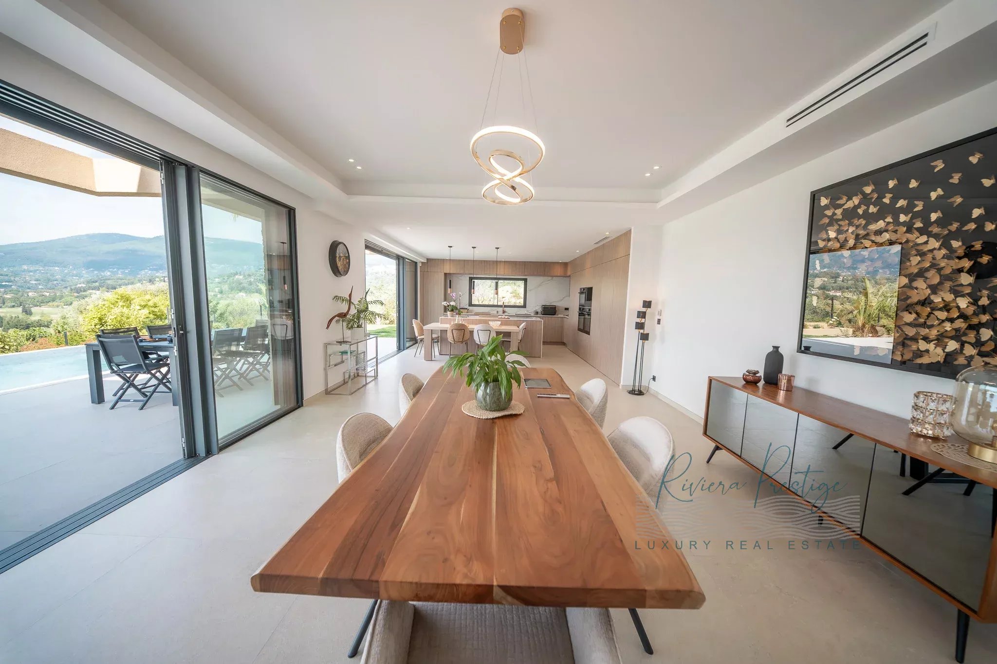 OPIO: Contemporaine dans domaine privé avec vue sur le golf et le vieux village