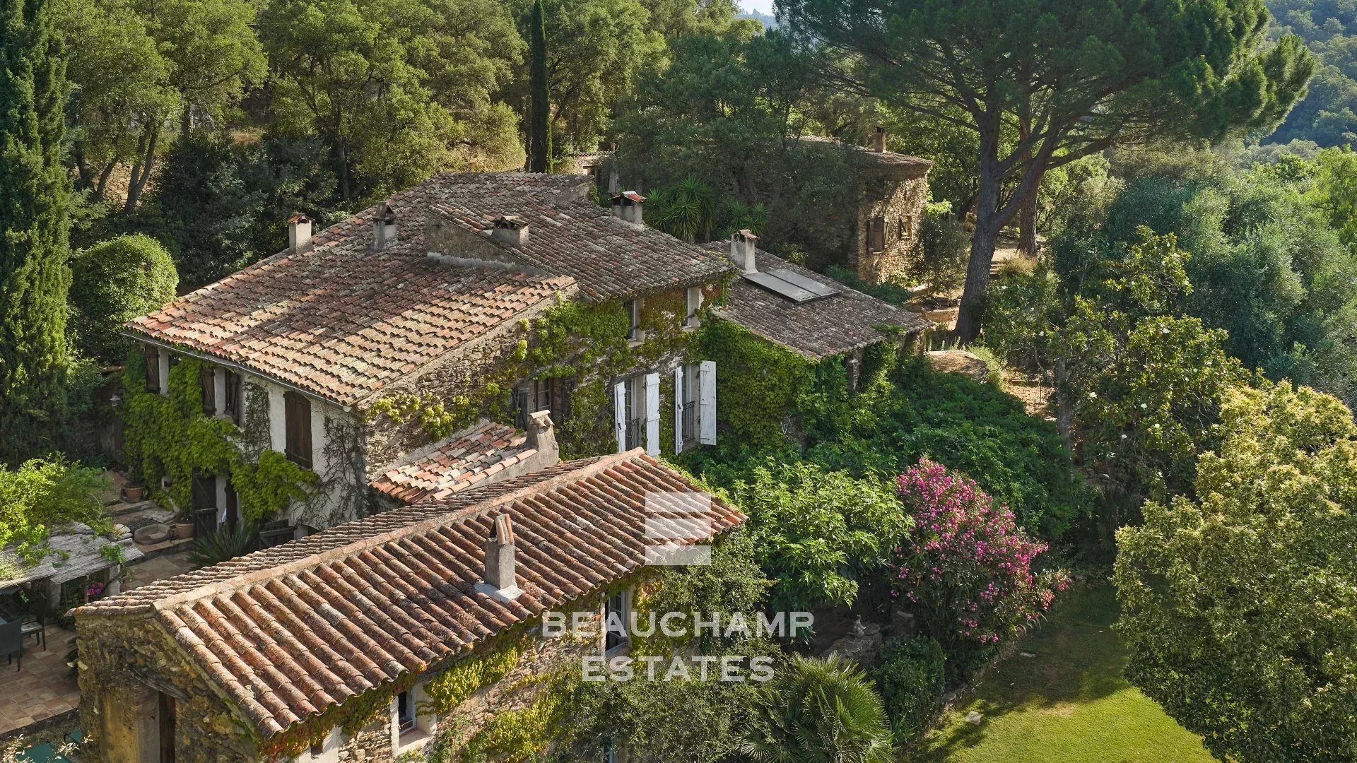 Propriété en pierre 9 chambres avec piscine et vue panoramique - La Garde-Freinet