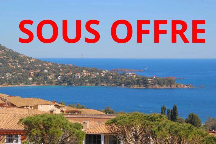 AGAY CAP ESTEREL BEAU 4 PIECES DUPLEX AVEC JARDIN ET VUE MER PANORAMIQUE. PARKING A PROXIMITE