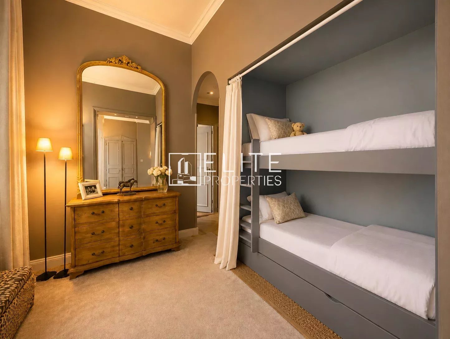 LE GRAND PALAIS – APPARTEMENT DE PRESTIGE AU CŒUR DE GRASSE