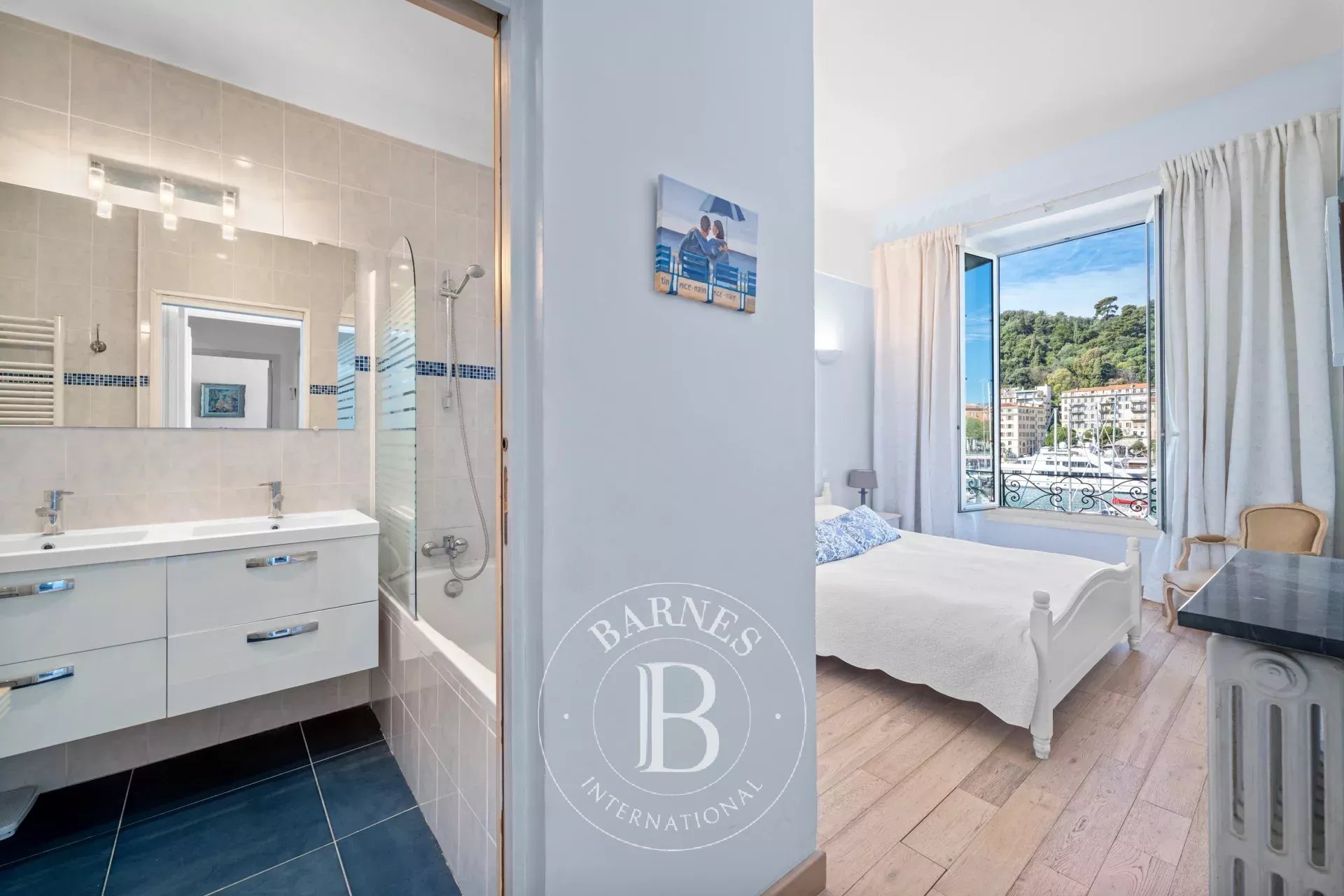 NICE – PORT LYMPIA – APPARTEMENT – VUE PANORAMIQUE SUR LE PORT