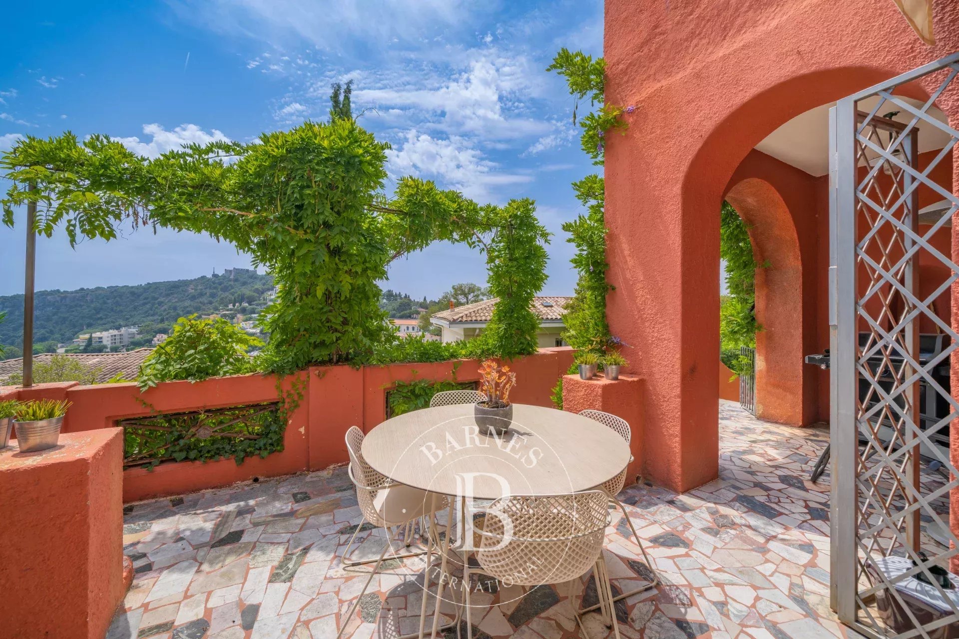 VILLEFRANCHE-SUR-MER - VILLA AVEC VUE MER