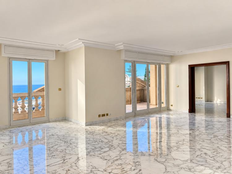 Résidence du Métropole – Élégant appartement de prestige de 3 chambres au cœur du Carré d’Or