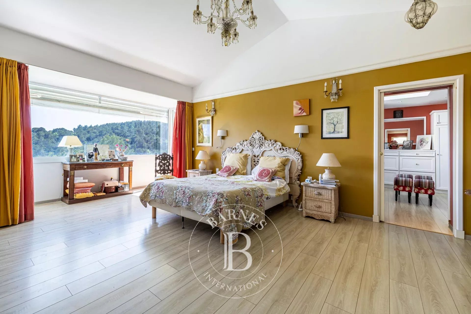 Valbonne - Domaine fermé - Exceptionnelle propriété au calme avec maison d'amis à 3 minutes du village