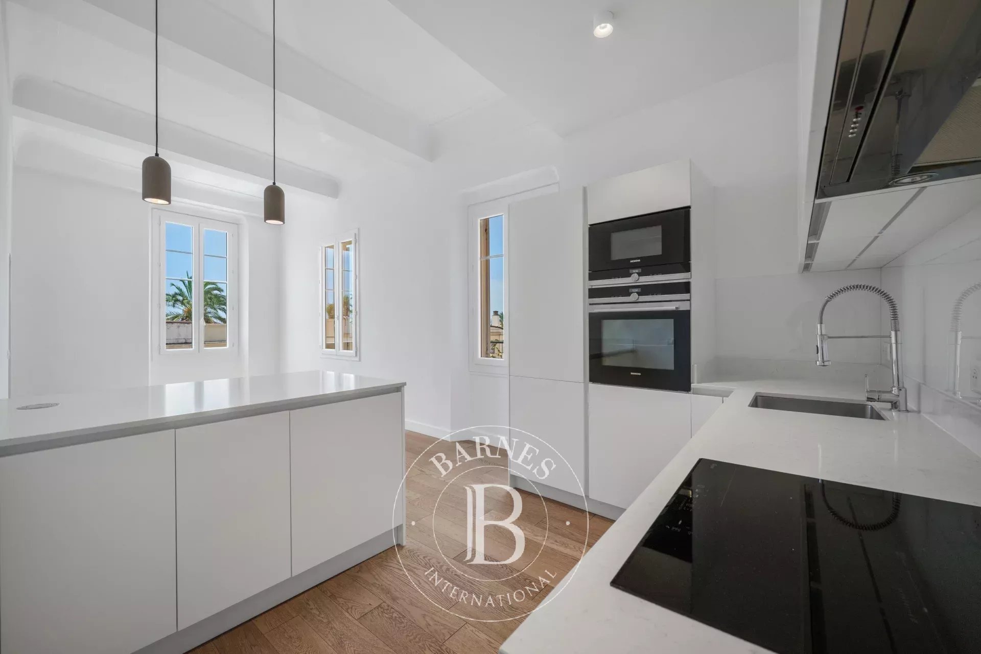 NICE - PONCHETTE - APPARTEMENT ENTIERTEMENT RENOVE