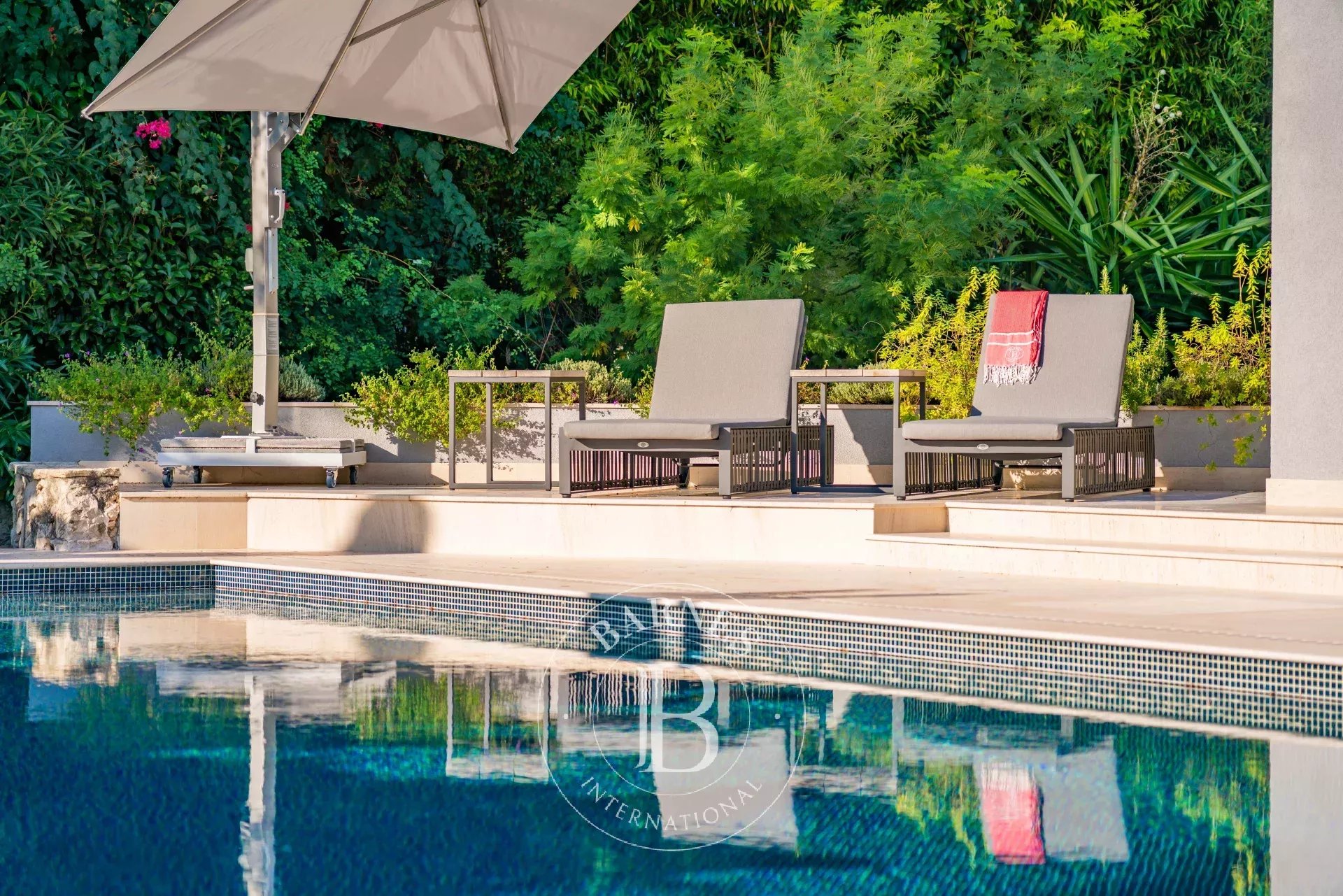 SAINT-JEAN-CAP-FERRAT - VILLA RENOVÉE A NEUF - PROCHE DU GRAND HÔTEL