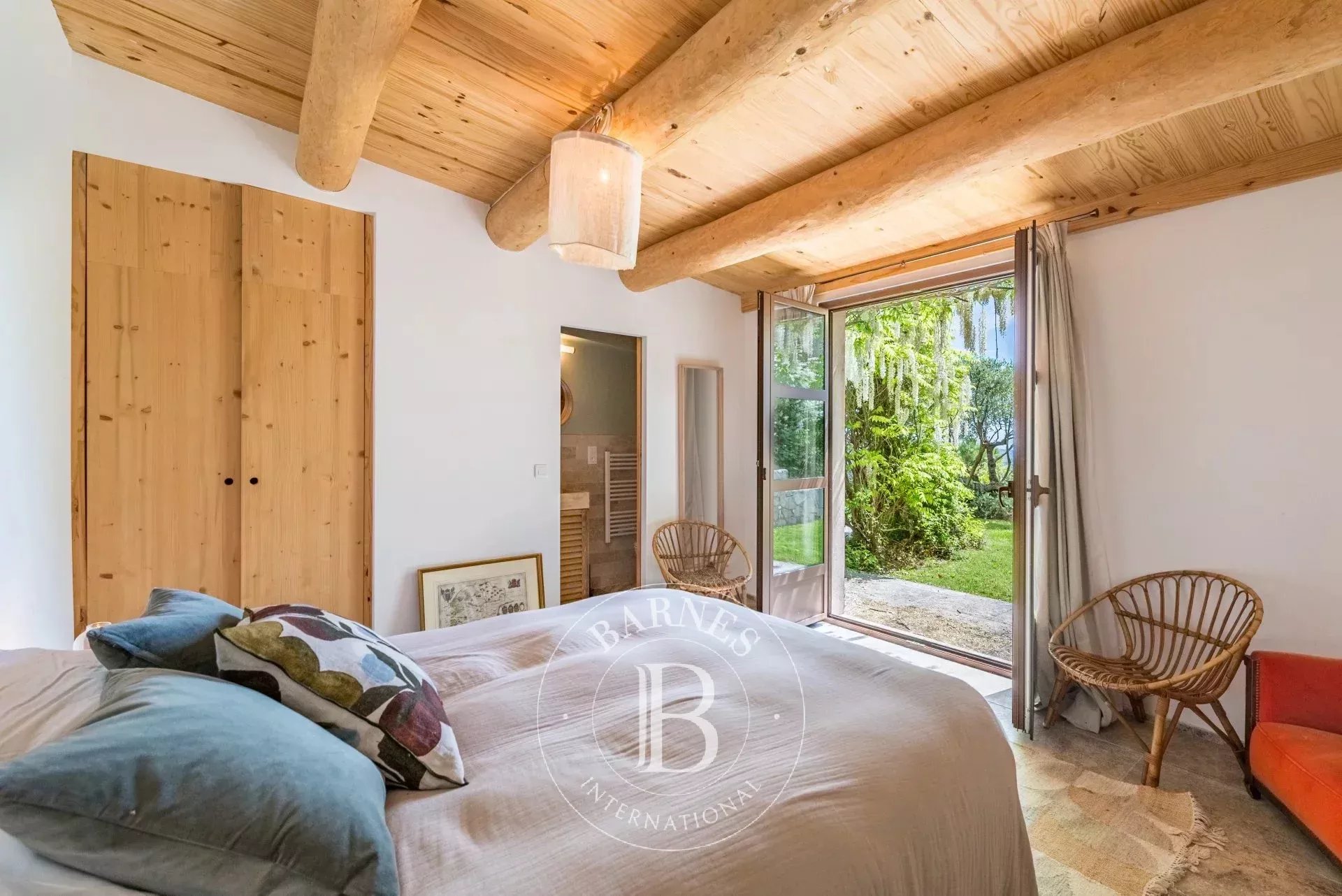 Chateauneuf-Grasse - Mas Contemporain avec Vue Mer, 5 Chambres