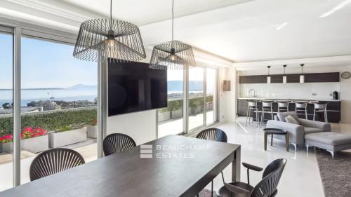 penthouse avec vue mer panoramique et piscine -  antibes
