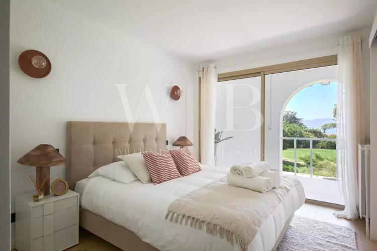 Cannes, la Californie - 2 Pièces contemporain dans résidence de grand standing avec piscine intérieure