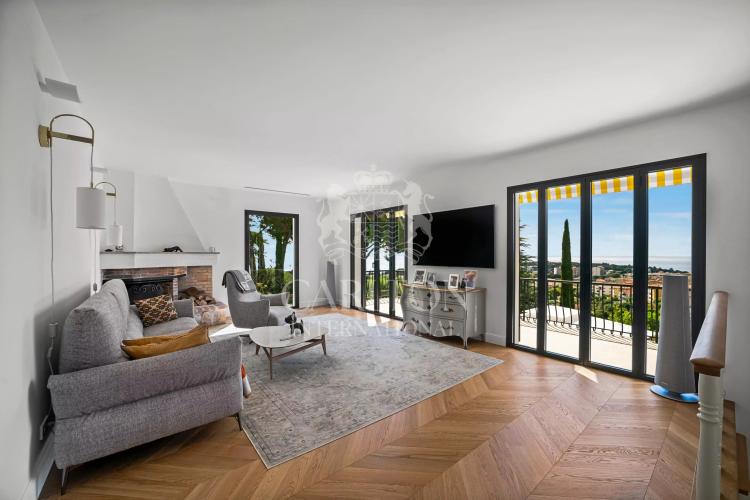 Propriété de charme avec vue mer panoramique et cadre privilégié proche Monaco