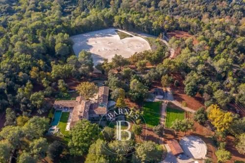 Entre Cannes et Monaco - Unique domaine équestre 23 hectares avec bastide en pierre