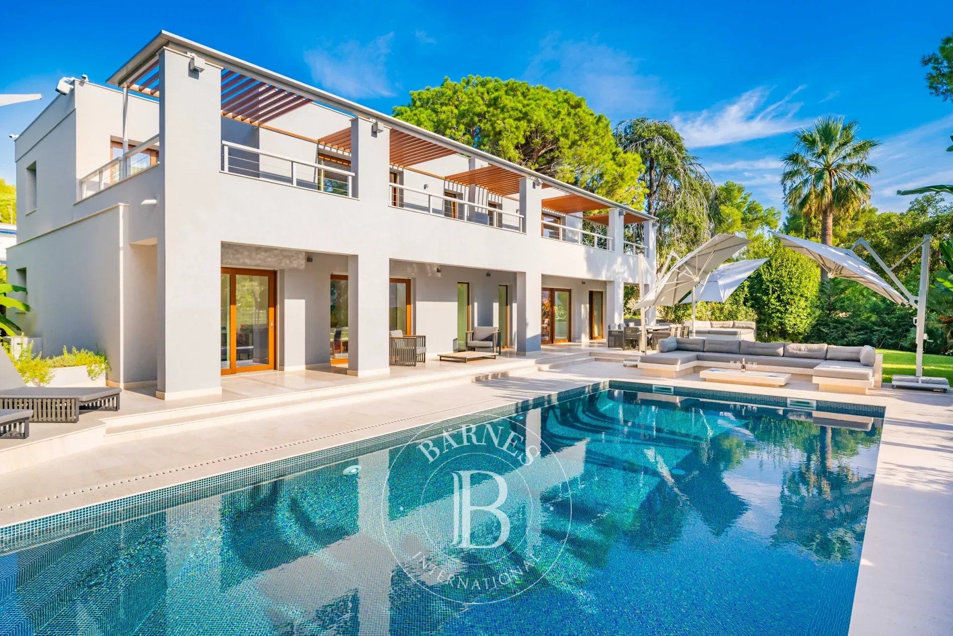 SAINT-JEAN-CAP-FERRAT - VILLA RENOVÉE A NEUF - PROCHE DU GRAND HÔTEL