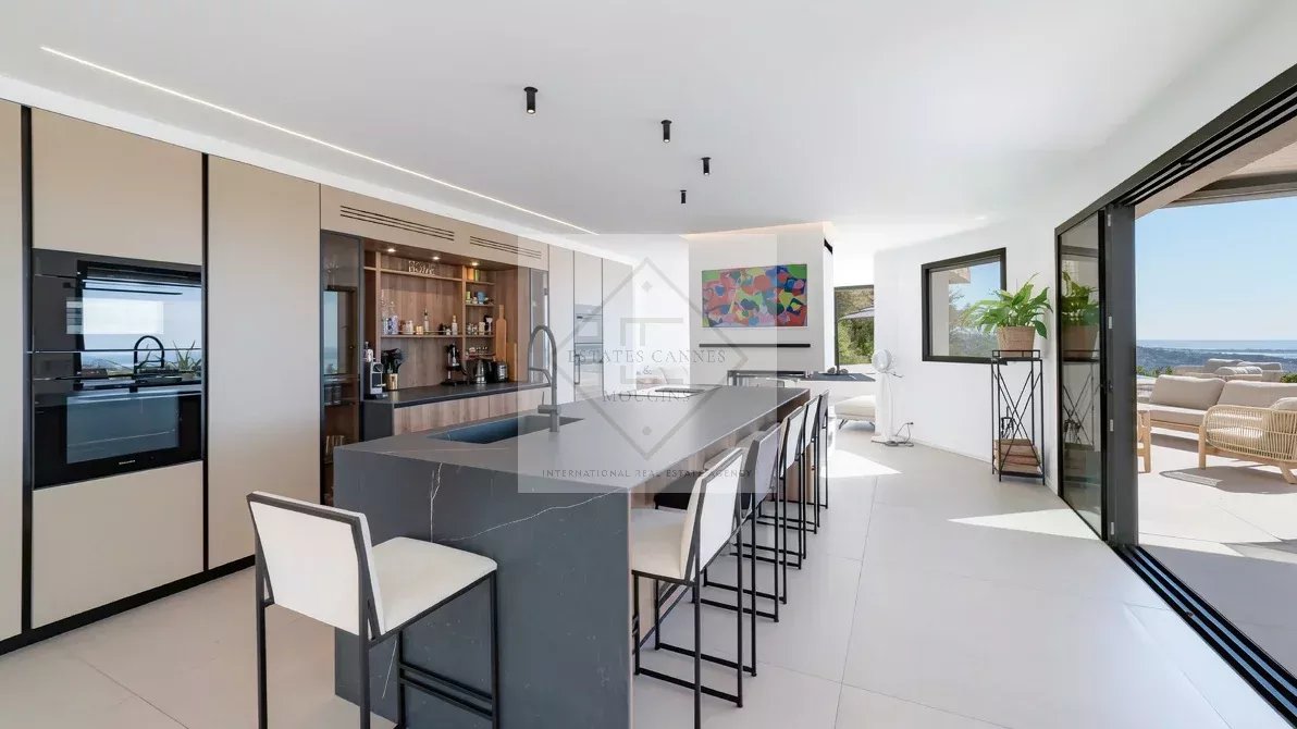 Superbe villa contemporaine – Vue mer panoramique, emplacement privilégié à 10 minutes des plages