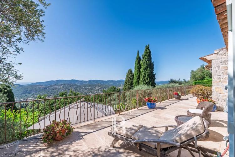EXCLUSIVITÉ Spéracèdes - Villa  provençale entièrement rénovée vue panoramique - 5 chambres