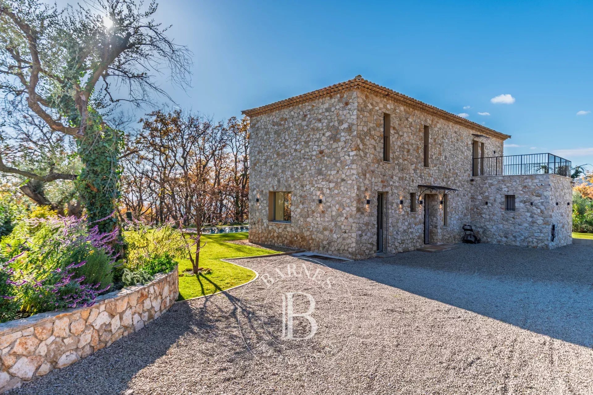 Vence - magnifique villa contemporaine neuve