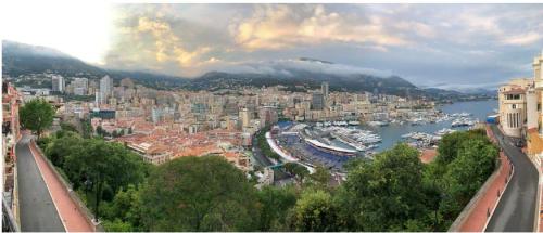 Monaco Ville : 3 Pièces Rénové avec Vue Mer, Port et Grand Prix