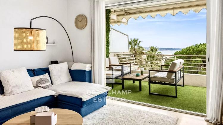 Appartement 3 pièces avec terrasse et vue mer - Cannes Basse Californie