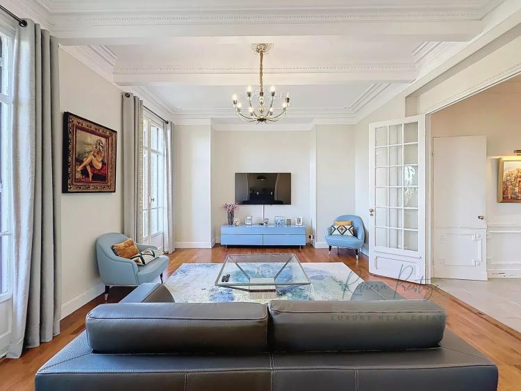 NICE – Magnifique Appartement de Prestige Belle Époque à un Étage Élevé – Environ 160m² LC