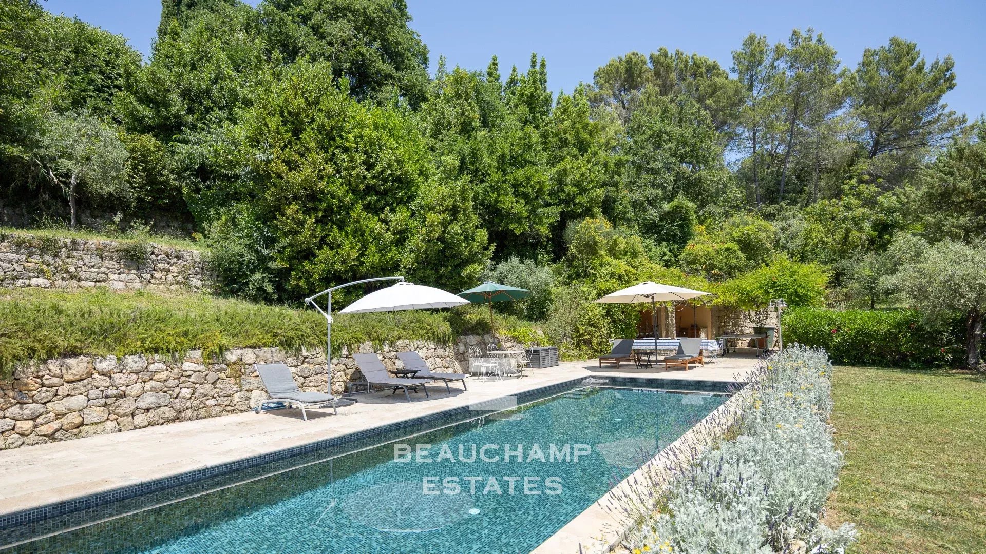 EXCLUSIVITÉ - Domaine privé 9 chambres avec accès rivière - Fayence