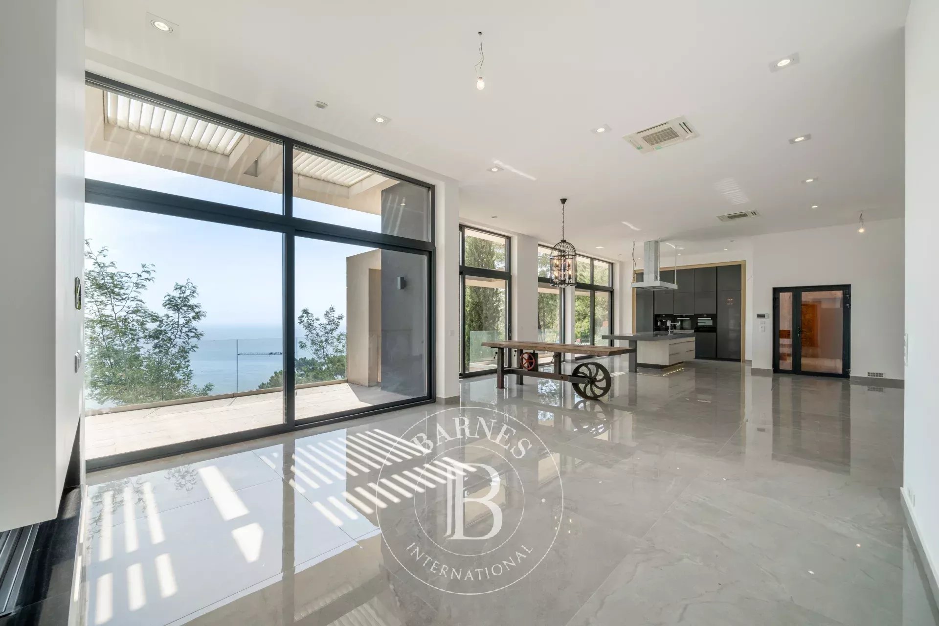 SUPERBE VILLA : THEOULE SUR MER
