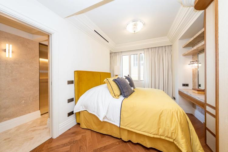 Appartement luxueusement rénové avec vue sur la mer
