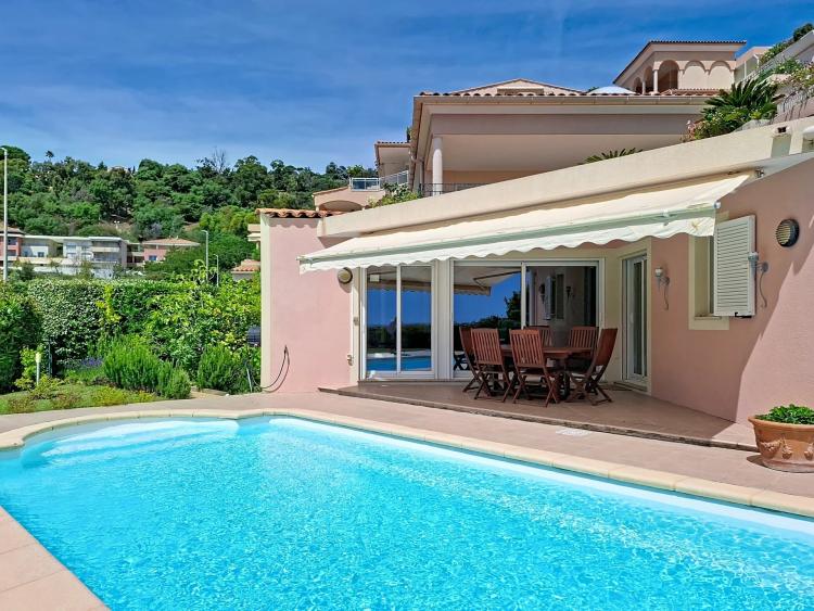 VENTE APT-VILLA AVEC VUE PANORAMIQUE, JARDIN PRIVATIF ET PISCINE