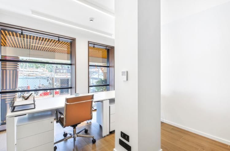 PORT HERCULE: bureau de 13m2 en location
