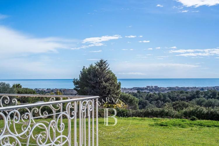 Biot - Propriété familiale vue mer panoramique - Domaine fermé
