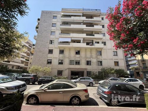 Nice quartier Musiciens : Vaste 3 pièces avec terrasse