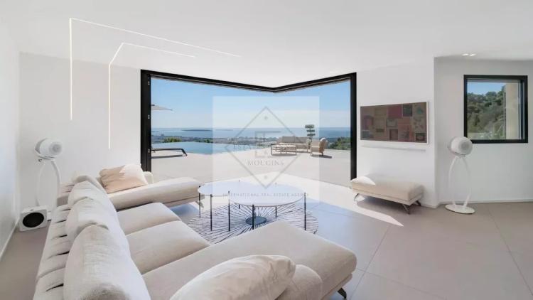 Superbe villa contemporaine – Vue mer panoramique, emplacement privilégié à 10 minutes des plages