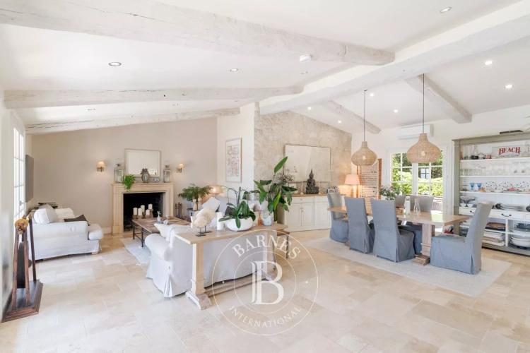 Roquefort-les-Pins, au calme absolu, 4 chambres, studio indépendant et piscine