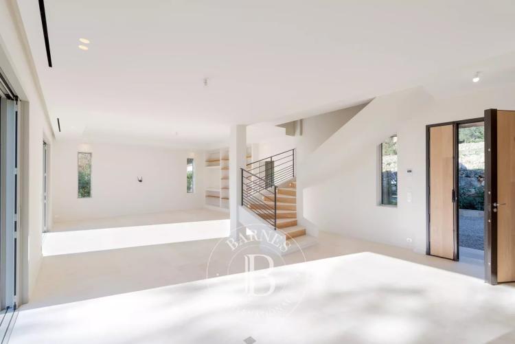 Vence - magnifique villa contemporaine neuve