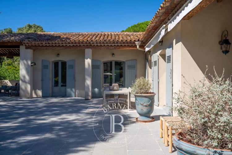 GOLFE DE SAINT TROPEZ - GRIMAUD - MAISON DE CHARME
