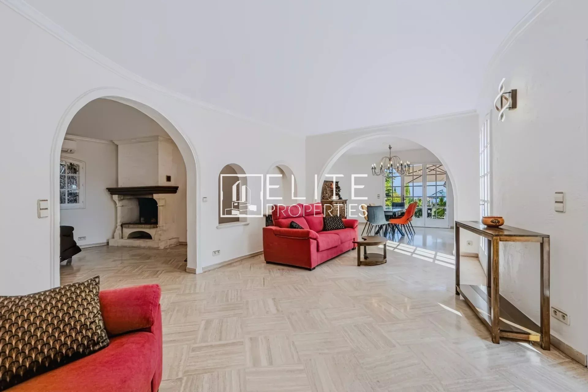 Maison de charme avec vue mer panoramique. piscine et dépendance